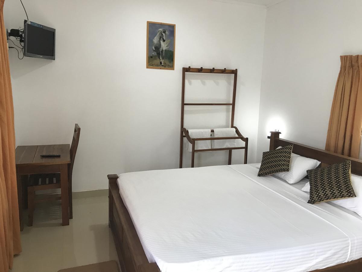 Deshani Holiday Inn 담불라 외부 사진