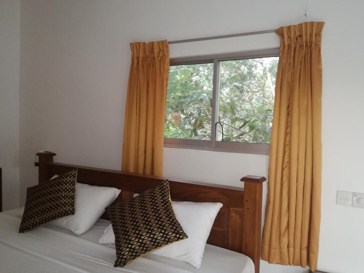 Deshani Holiday Inn 담불라 외부 사진