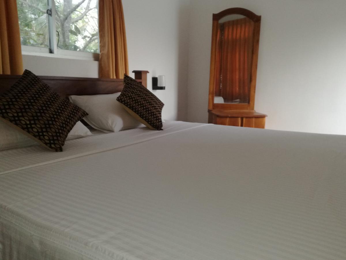 Deshani Holiday Inn 담불라 외부 사진