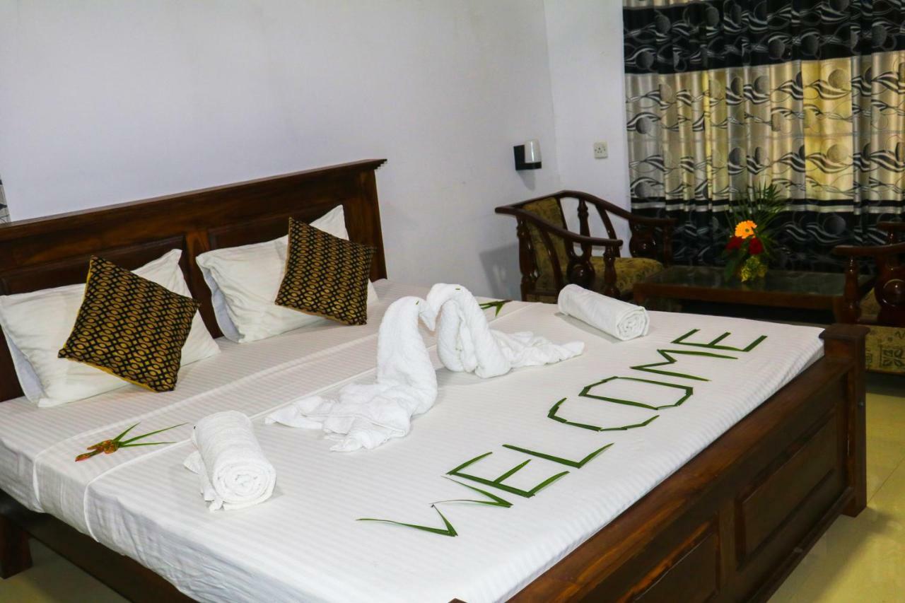 Deshani Holiday Inn 담불라 외부 사진