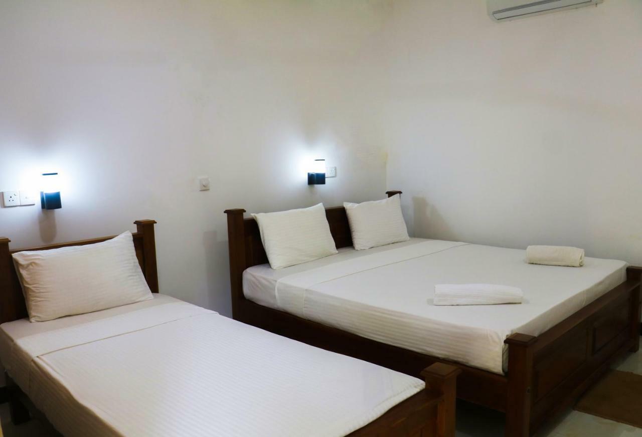 Deshani Holiday Inn 담불라 외부 사진